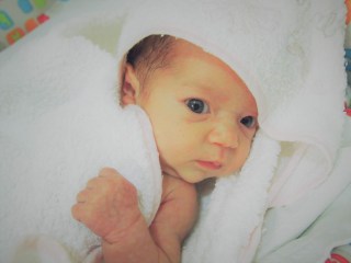 La Donna Riccia. Storia di come si partorisce al Nord Italia e al Sud Italia.